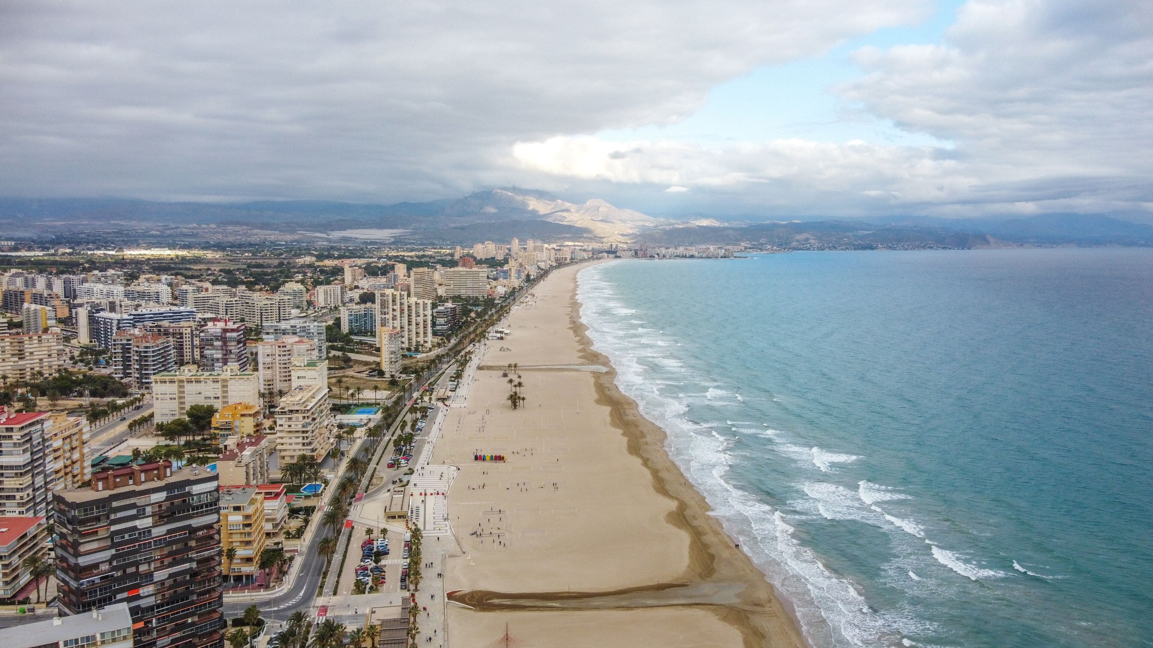 Best Bars in Playa de San Juan  -  For Expats & Visitors